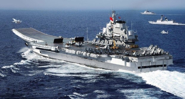 Trung Quốc cũng đã có hàng không mẫu hạm. Tàu sân bay Liêu Ninh được tu sửa lại từ một tàu sân bay cũ của Nga Trung Quốc cũng đã có hàng không mẫu hạm. Tàu sân bay Liêu Ninh được tu sửa lại từ một tàu sân bay cũ của Nga